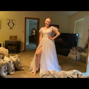 Beautiful wedding or prom  dress! BRAND NEW